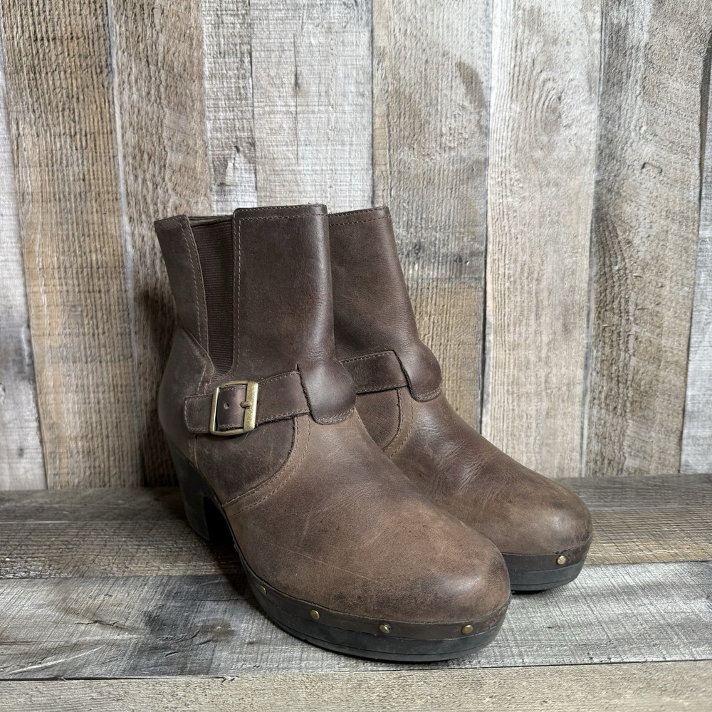 Womens Clarks Saber Brown Oiled Leather Studded Mid Clog Boots Booties Size 9.5